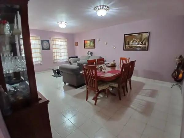Casa en Venta en Villa Jacarandas 5 recámaras