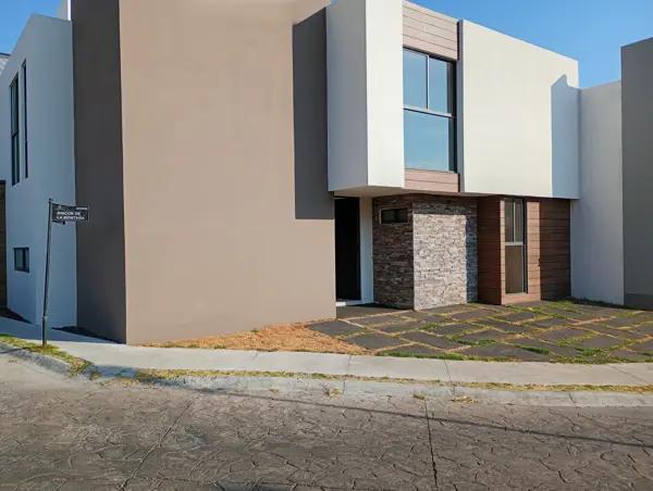 CASA EN VENTA EN RINCON DE LA MONTAÑA ALTOZANO MORELIA