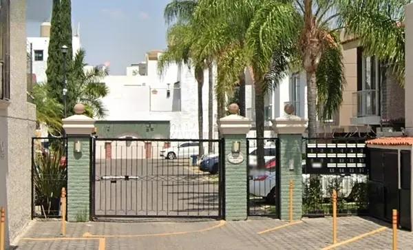 CASA EN VENTA EN RESIDENCIAL DEL VALLE ZAPOPAN MA