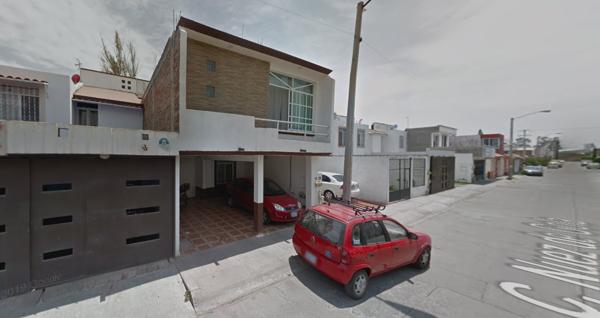 CASA EN VENTA EN NOGALIA, IRAPUATO-GTO