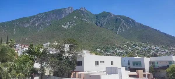 CONTRY LA SILLA PRIMER SECTOR. PRECIOSA RESIDENCIA CON VISTAS ESPECACULARES AL CERRO DE LA SILLA CONTRY LA SILLA PRIMER SECTOR. PRECIOSA RESIDENCIA CON VISTAS ESPECACULARES AL CERRO DE LA SILLA