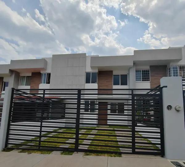 Casa sola en Fraccionamiento, con seguridad, estilo y comodidad!! Casa sola en Fraccionamiento, con seguridad, estilo y comodidad!!