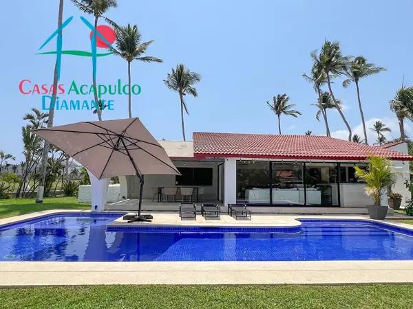 Hermosa villa en renta vacacional, con alberca y jardín privados Hermosa villa en renta vacacional, con alberca y jardín privados