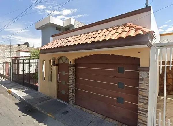 CASA EN VENTA EN CORRALÓN