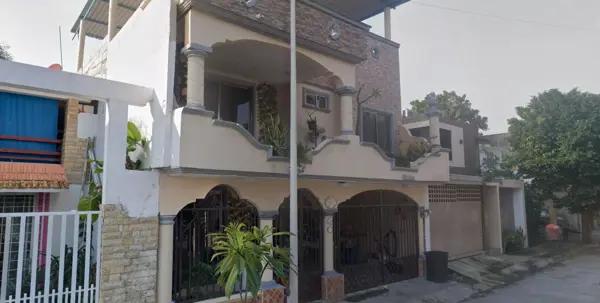 CASA EN VENTA EN BLANCAS MARIPOSAS, VILLAHERMOSA, TABASCO.