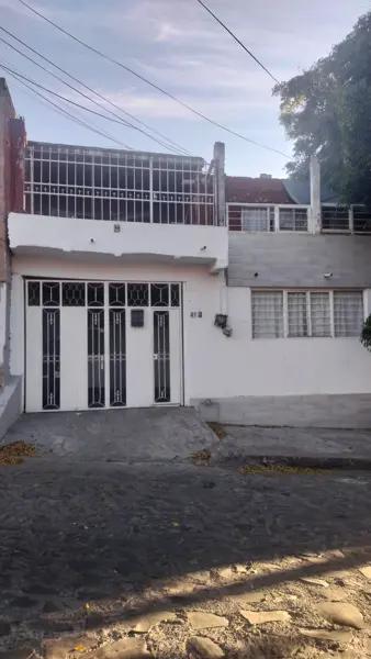 CASA CON 4 DEPARTAMENTOS INVERSION