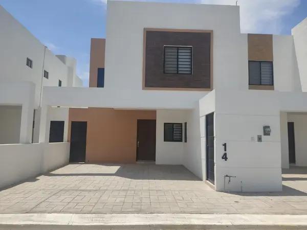 Casa en venta en Lomas de las Etnias, Torreón: Ubicación privilegiada y seguridad garantizada