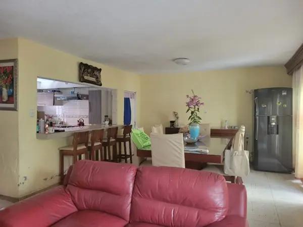 Casa en Venta en Nezahualcóyotl Estado de México, Amplia y Céntrica