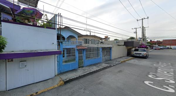 CASA EN VENTA EN LAS GRANJAS, POZA RICA-VER