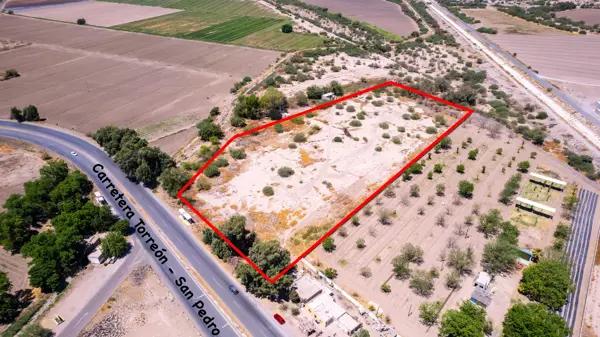 TERRENO A PIE DE CARRETERA POR AUTOPISTA TORREÓN -SAN PEDRO