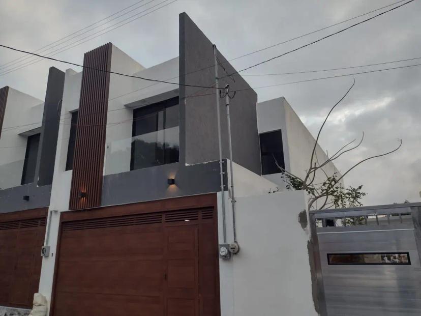 Foto 0 de Casa en Venta en la Colonia Linda Vista, Boca del Río, junto a Revolución | Id mx25-dm10055