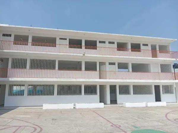 EDIFICIO PARA ESCUELA U OFICINAS