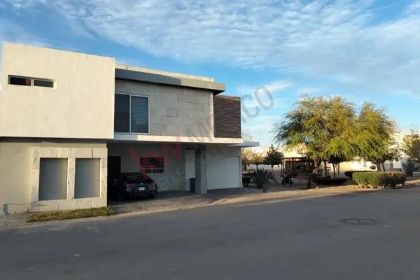 Casa con Alberca en Venta Zona Norte Torreón - Quintas TAMARINDOS