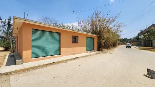 PROPIEDAD EN ATZOMPA SOBRE AV PRINCIPAL MUY CERCA DEL MUNICIPIO