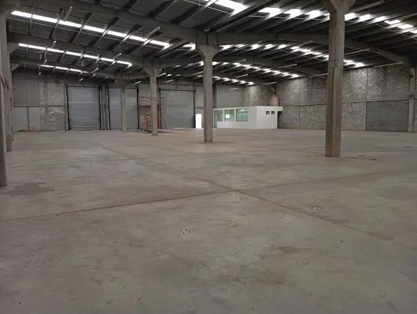 Bodega con rampa por Eulalio Gutiérrez