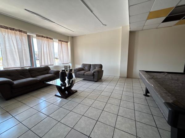 Dos departamentos y local Comercial en planta baja en Venta cerca Torre Eiffel