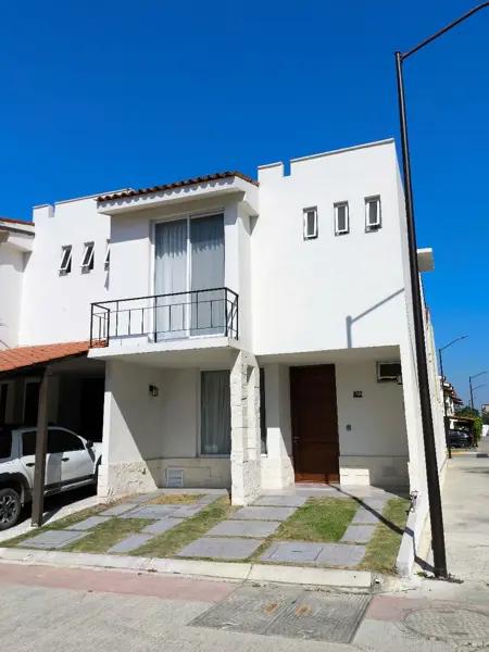 Casa en renta de 3 habitaciones en Villas Paradiso Las Juntas Vallarta