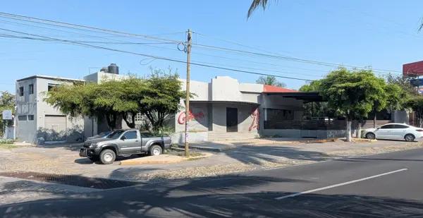 Local comercial, esquina Avenida Camino Real, esquina Manuel Velázquez Andrade