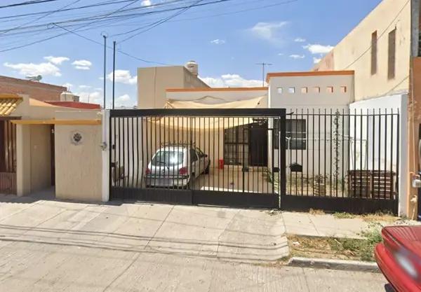 CASA EN VENTA EN VERSALLES 2° SECCIÓN AGUASCALIENTES ET