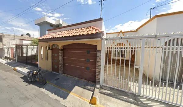 Casa en venta en Calle Ahuacatlán el Corralón, Tepic Recuperación Bancaria