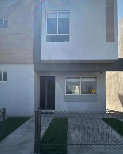 CASA EN VENTA  REAL ANKARA AL PONIENTE DE SALTILLO