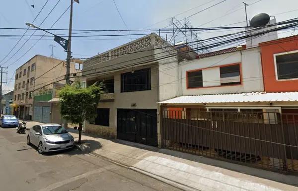 CASA EN PONIENTE 54 OBRERO POPULAR
