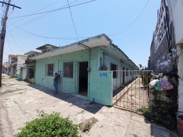 Terreno en venta con 5 departamentos Terreno en venta con 5 departamentos