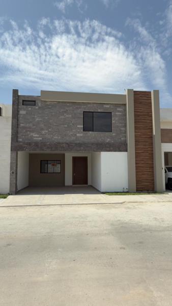 Hermosa Casa Primera línea de Viñedos con recámara en planta baja con baño completo