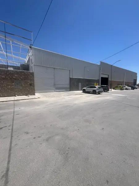 Bodega en renta Col. San Felipe, 800 m2
