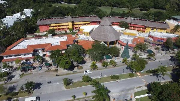 LOCAL COMERCIAL FRENTE A ZONA HOTELERA