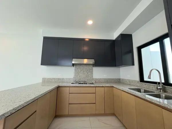 Casa nueva en zona centro de Rosarito