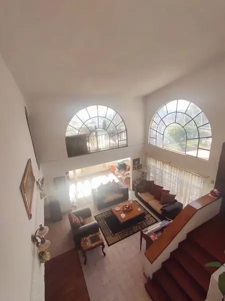 Casa en Lomas de Cocoyoc con Alberca y Acceso a Servicios
