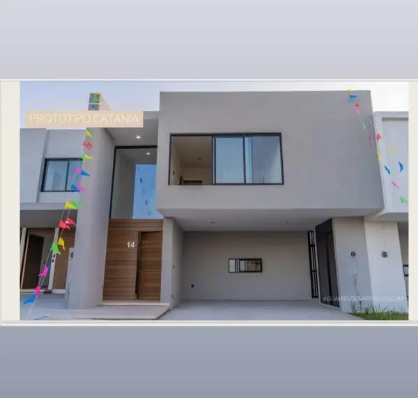 Casa en comunidad cerrada en Lomas del Dorado, Boca del Río, en venta