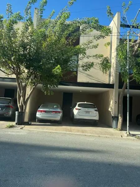 | Amplio Townhouse, en renta. | | Amplio Townhouse, en renta. |