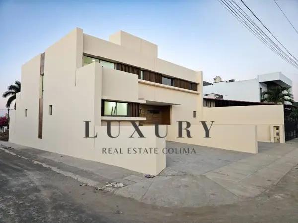 Casa en Venta en Esquina en Zona Norte de Villa de Álvarez