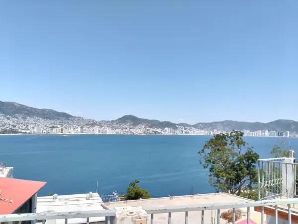 Casa en Venta en Acapulco con Vista al Mar, 6 Recámaras y Alberca | Zona Tradicional