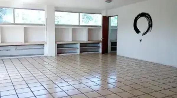RENTA de Edifico bien ubicado con uso de suelo comercial