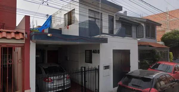 CASA EN VENTA EN LAS FUENTES, ZAMORA, MICHOACÁN.