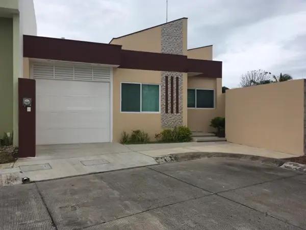 Casa en venta en Riviera Veracruzana de un nivel Casa en venta en Riviera Veracruzana de un nivel