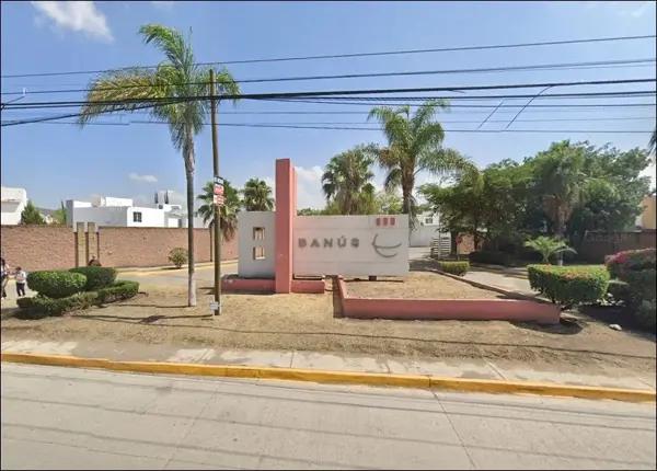 CASA EN VENTA EN BANUS TLAJOMULCO