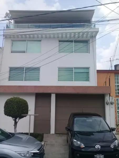 Casa en venta en Ciudad Satelite, Naucalpan de Juárez, México