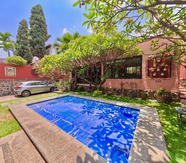 CASA SOLA EN UN NIVEL, CERCA TEOPANZCO CALLE TRANQUILA CASA SOLA EN UN NIVEL, CERCA TEOPANZCO CALLE TRANQUILA