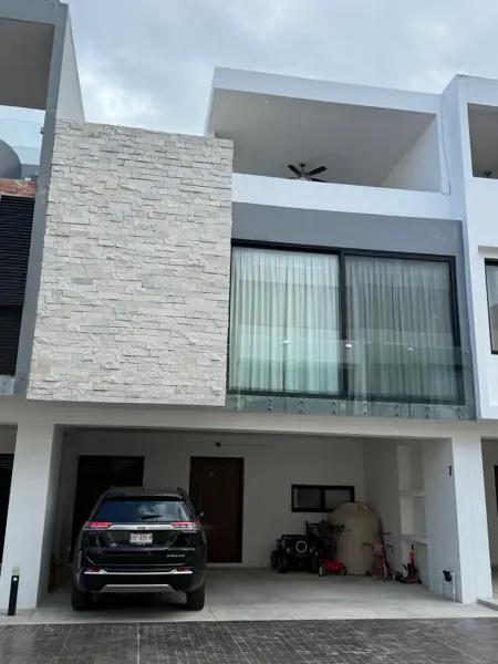 CASA EN VENTA EN PLAYA DEL CARMEN, Q.ROO CASA EN VENTA EN PLAYA DEL CARMEN, Q.ROO