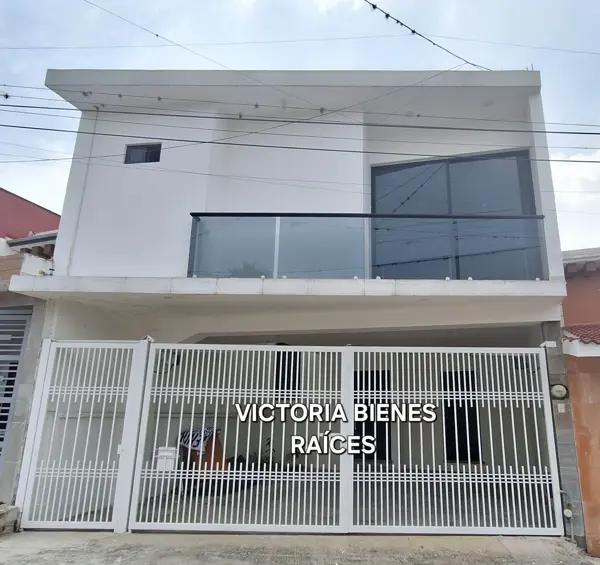 AMPLIA CASA 3 RECAMARAS A MINUTOS DE PLAZAS