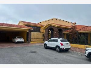 Casa en venta en Privanzas del Campestre, Arteaga, Coahuila de Zaragoza Casa en venta en Privanzas del Campestre, Arteaga, Coahuila de Zaragoza