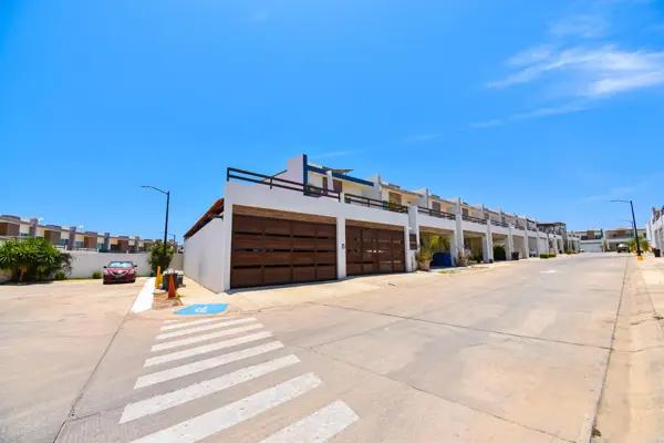 La casa mas grande del fraccionamiento a la venta La casa mas grande del fraccionamiento a la venta