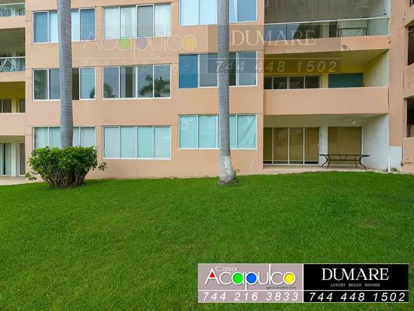 Departamento en venta con amplias áreas comunes en Club Deportivo, Acapulco