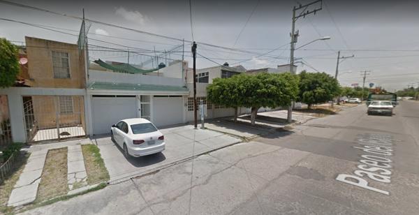 CASA EN VENTA EN JARDINES DE CELAYA-GTO