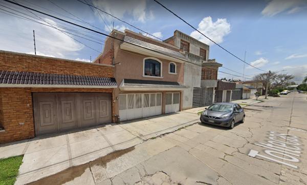 CASA EN VENTA EN LAS BUGAMBILIAS, LEON-GTO
