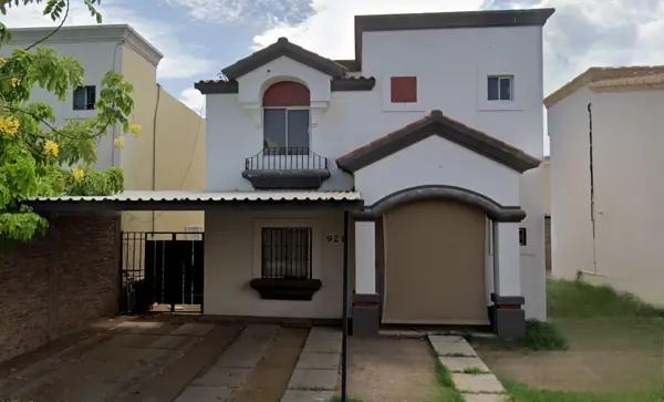 Venta De Casa En Ciudad Obregon Sonora, En Colonia Montecarlo.